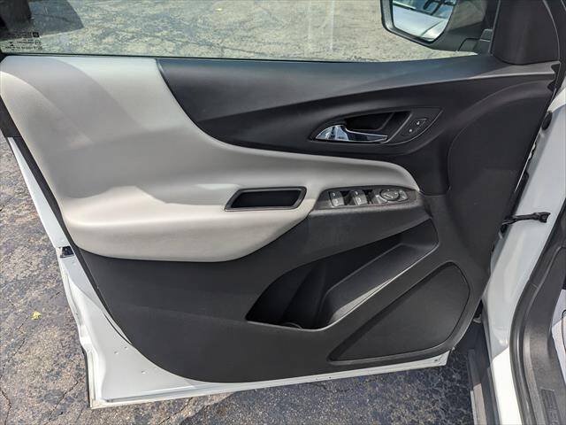 Used 2018 Chevrolet Equinox LS AWD/4WD image 9