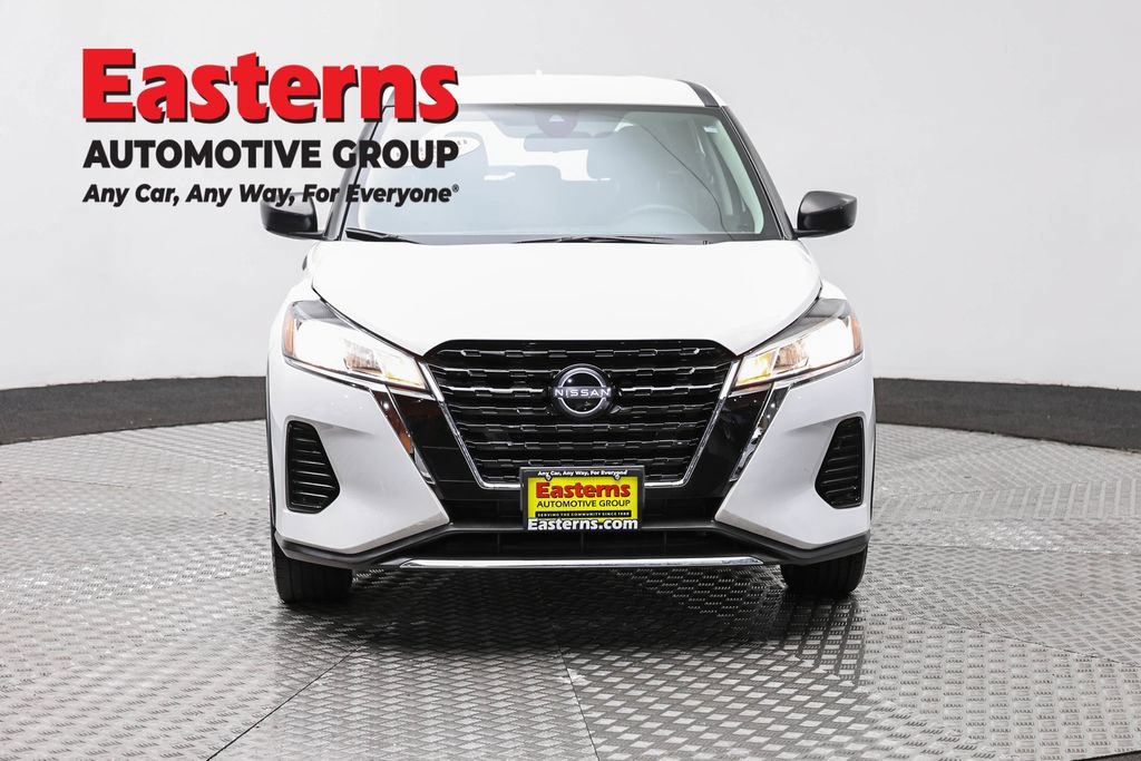 Used 2024 Nissan Kicks S FWD image 2