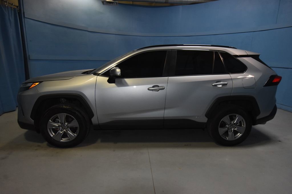 Used 2025 Toyota RAV4 XLE w/ Convenience Package image 28