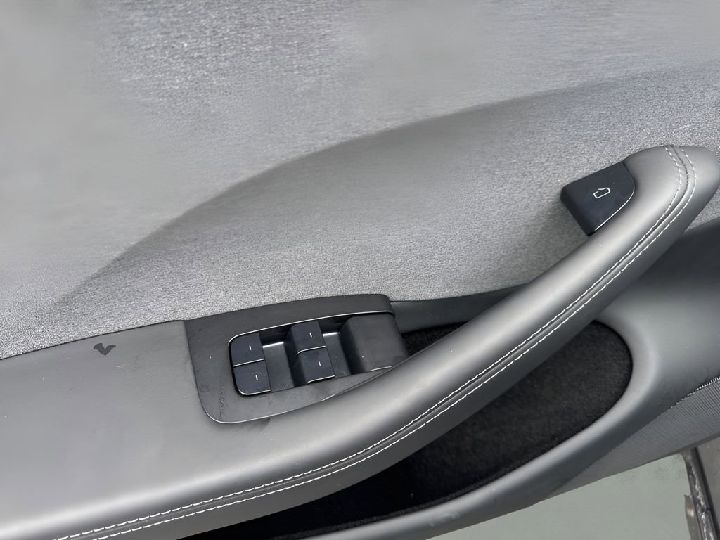 Used 2025 Tesla Model 3 Long Range image 29