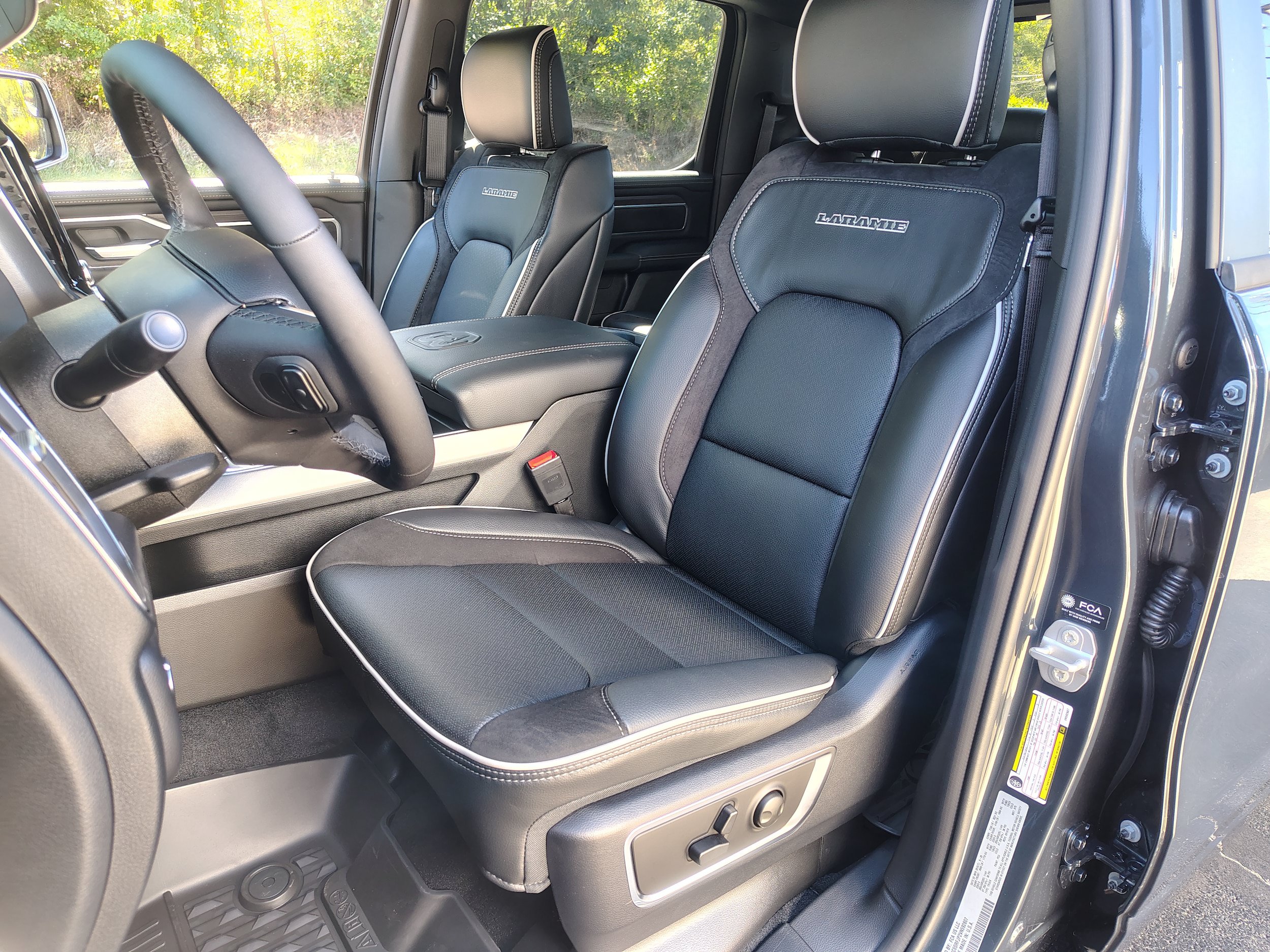 New 2027 RAM 1500 Laramie AWD/4WD image 17