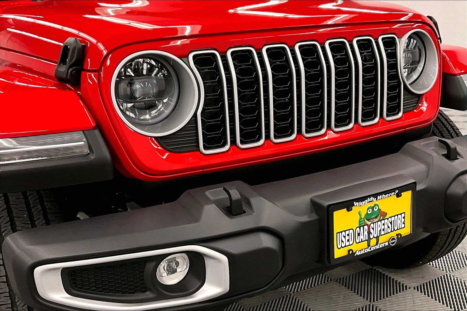 Used 2025 Jeep Wrangler Unlimited Sahara w/ Safety Group AWD/4WD image 34
