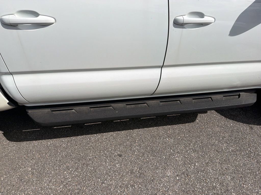 Used 2018 Toyota Tacoma SR w/ SR Convenience Package image 5