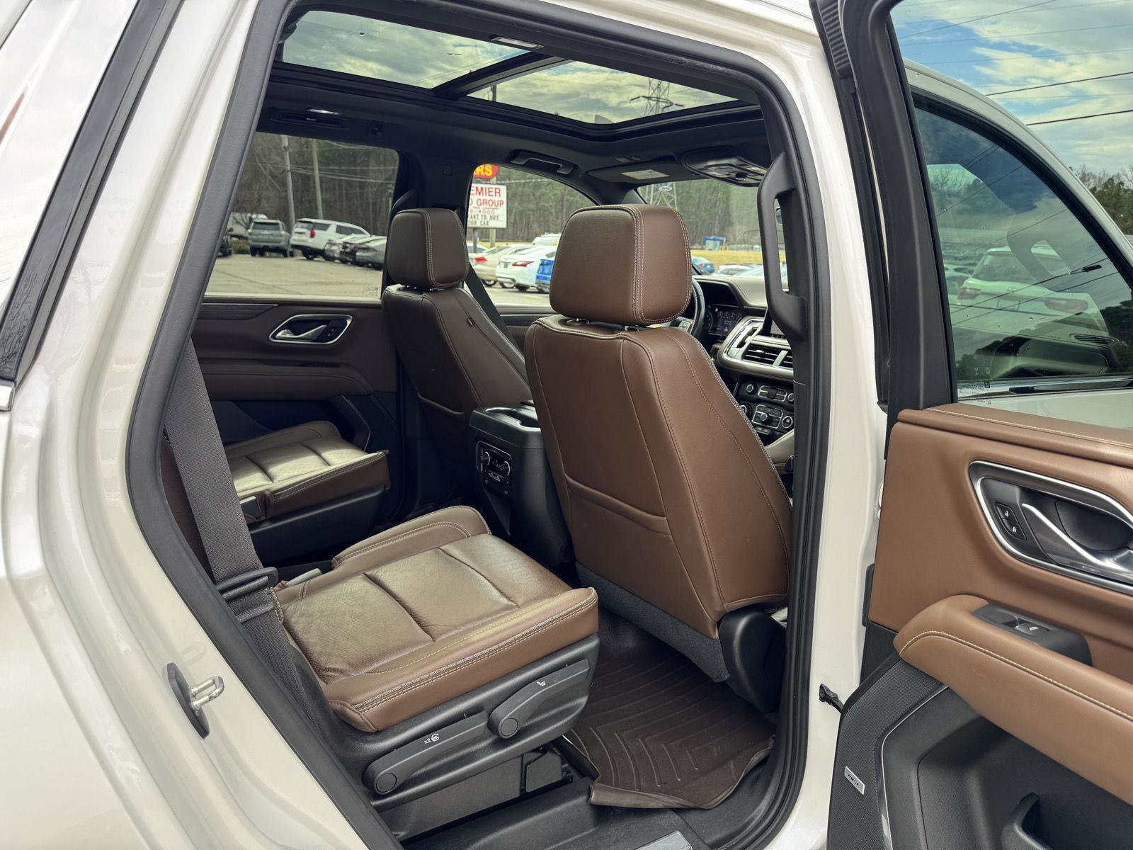 Used 2021 Chevrolet Tahoe High Country image 15