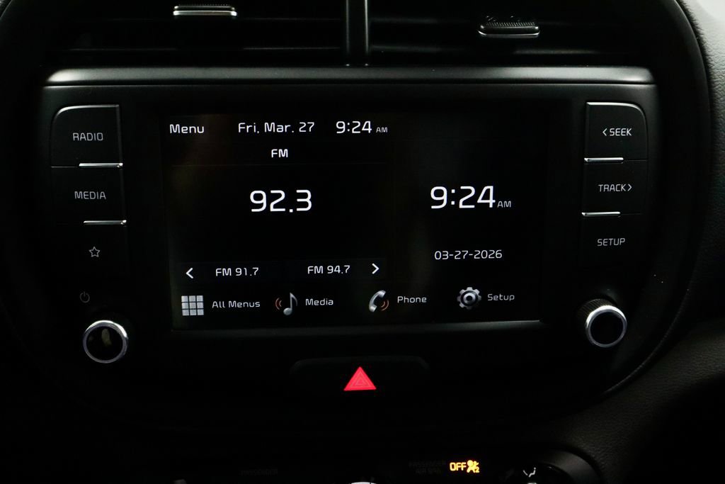 Used 2025 Kia Soul LX image 3