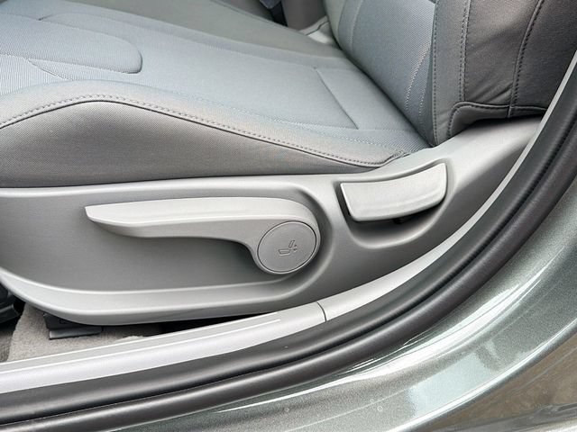 New 2026 Hyundai Elantra SE FWD image 19