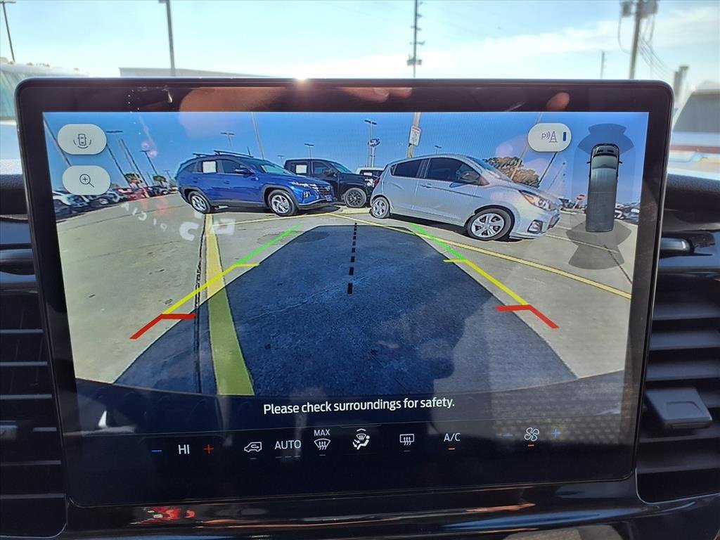 Used 2023 Ford Transit 350 XLT image 11