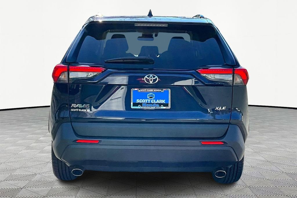 Used 2022 Toyota RAV4 XLE Premium image 7