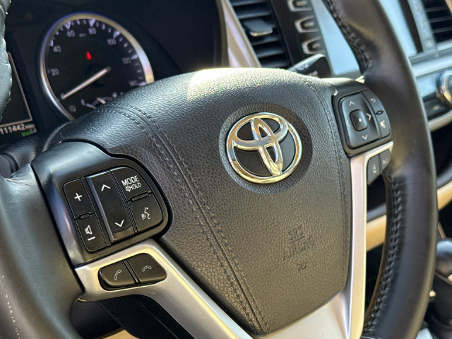 Used 2017 Toyota Highlander Limited FWD image 29
