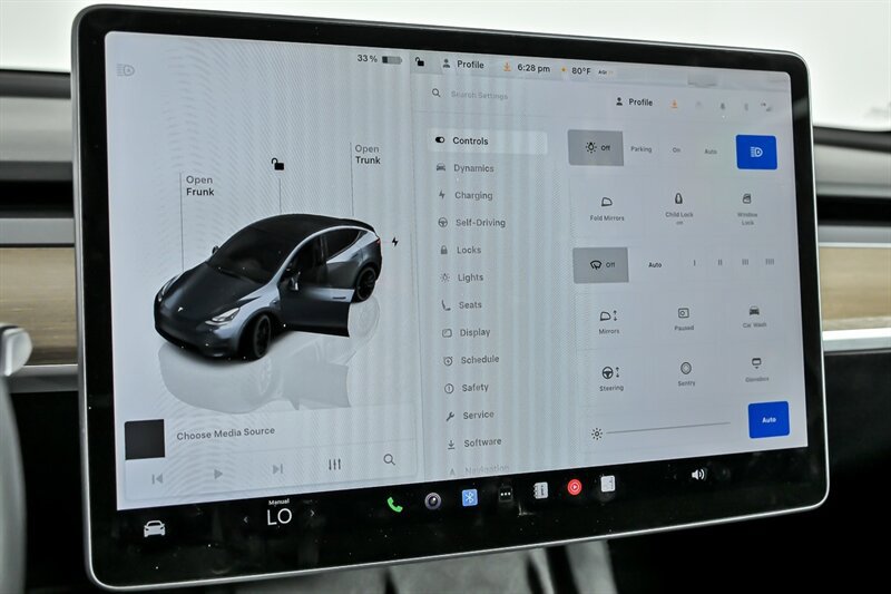 Used 2022 Tesla Model Y Performance AWD/4WD image 28