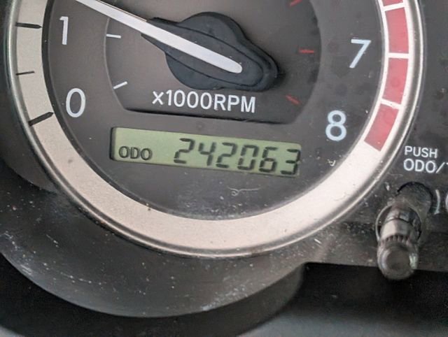 Used 2004 Toyota Sienna CE image 13