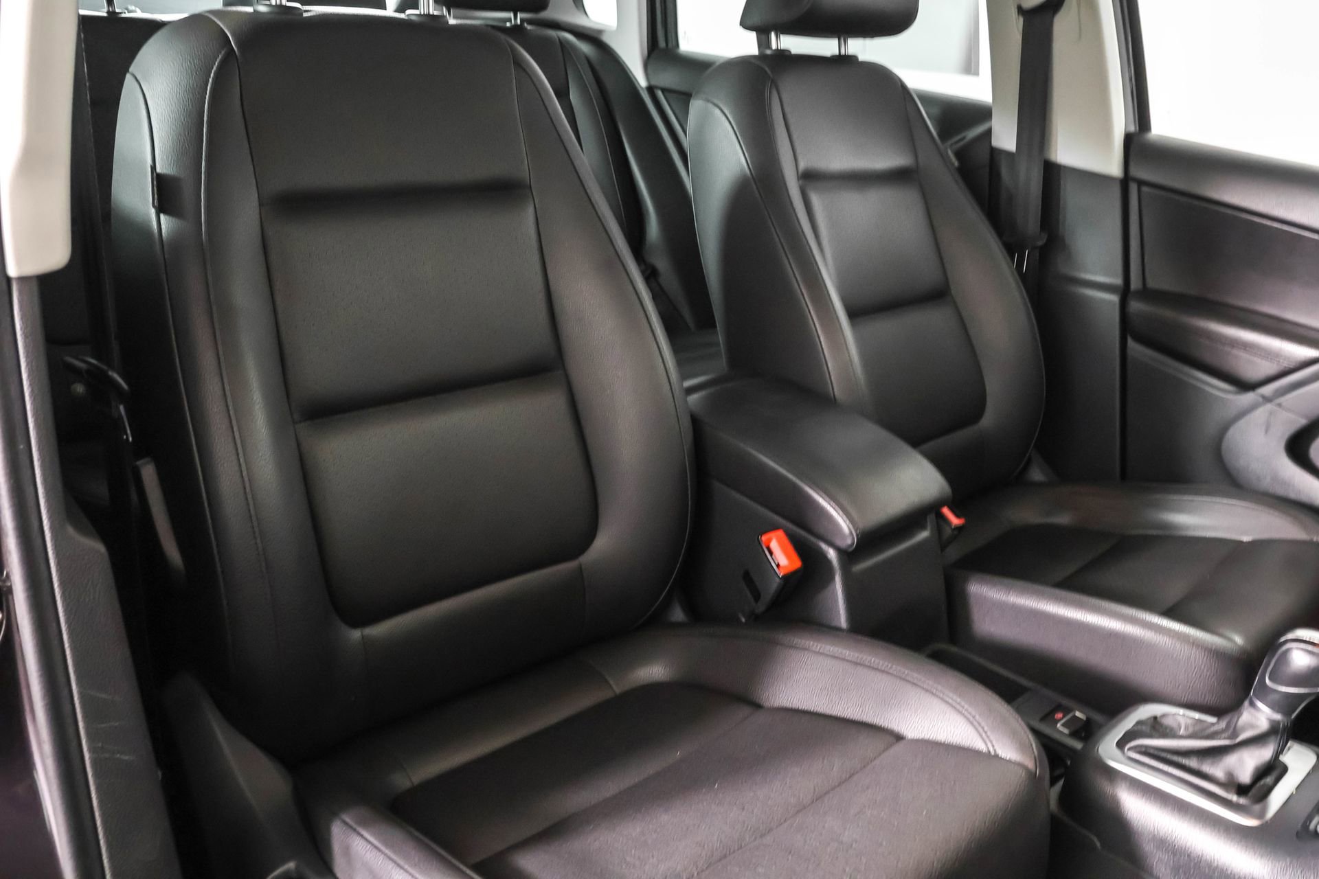 Used 2016 Volkswagen Tiguan SE image 47