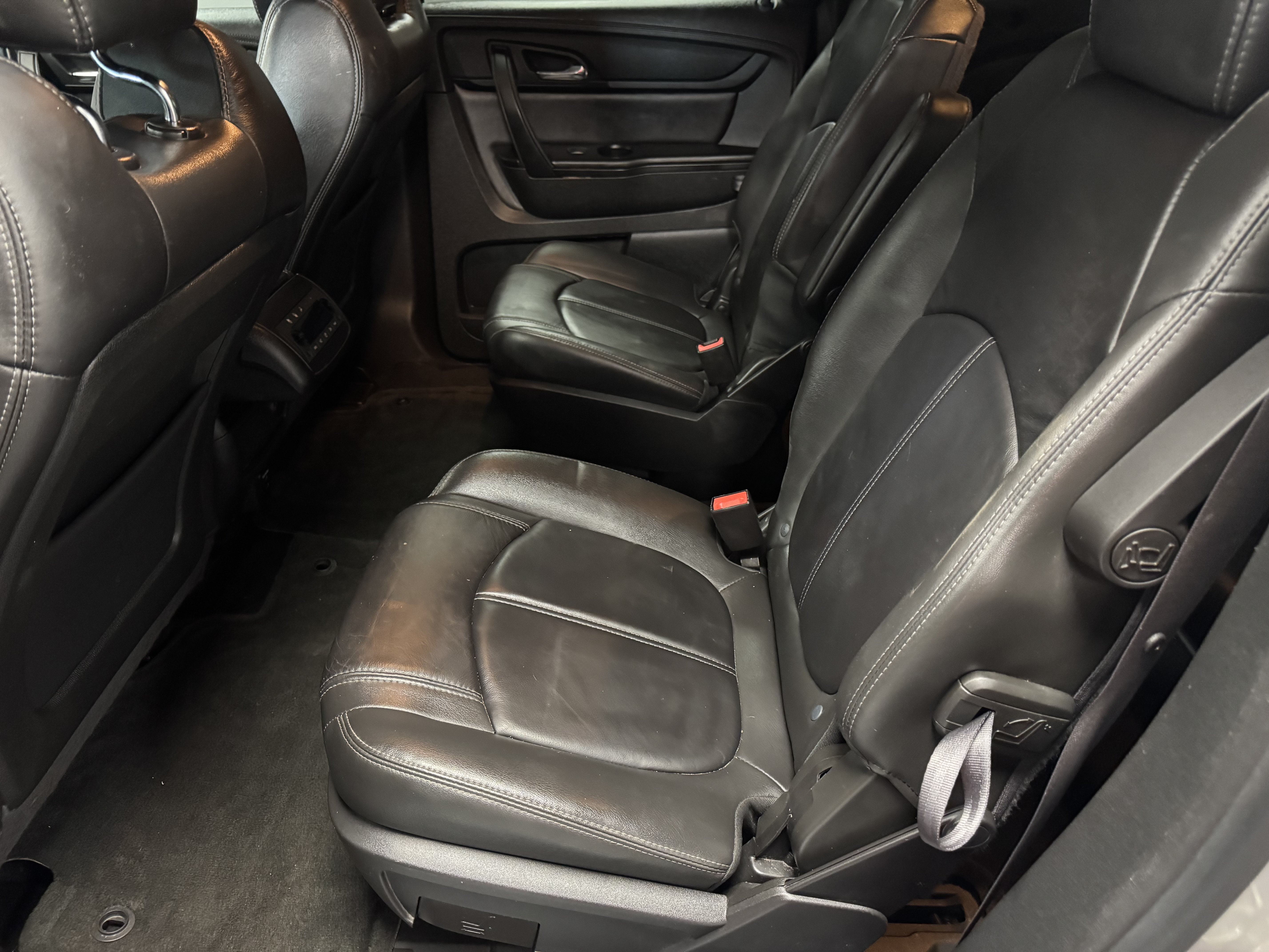 Used 2015 Chevrolet Traverse LT FWD image 14