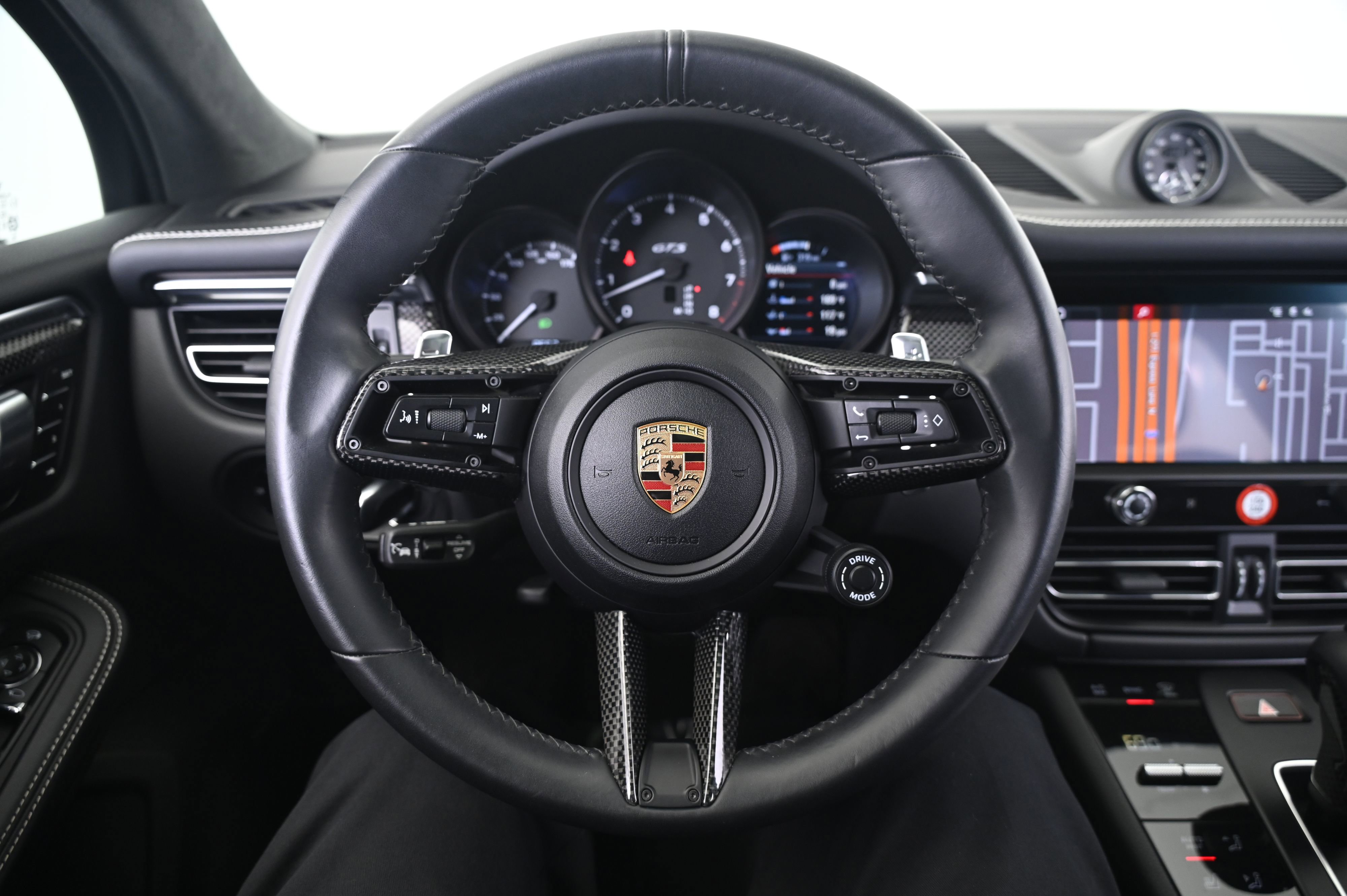 Used 2024 Porsche Macan GTS image 36