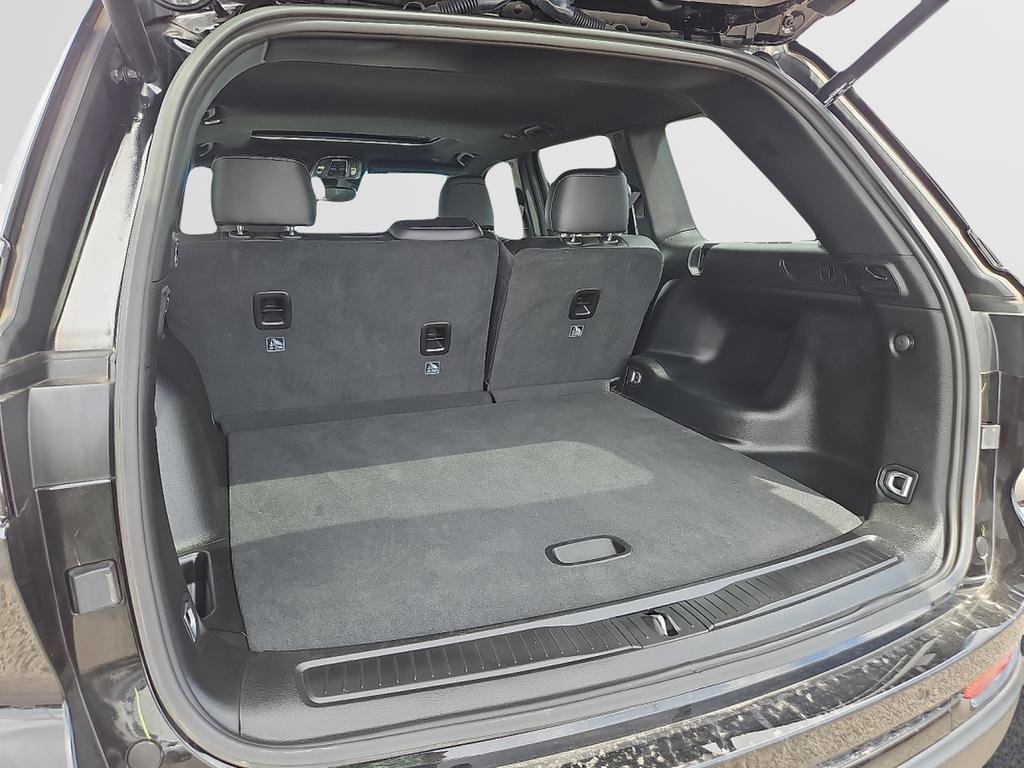 Used 2024 Jeep Grand Cherokee Altitude RWD image 9