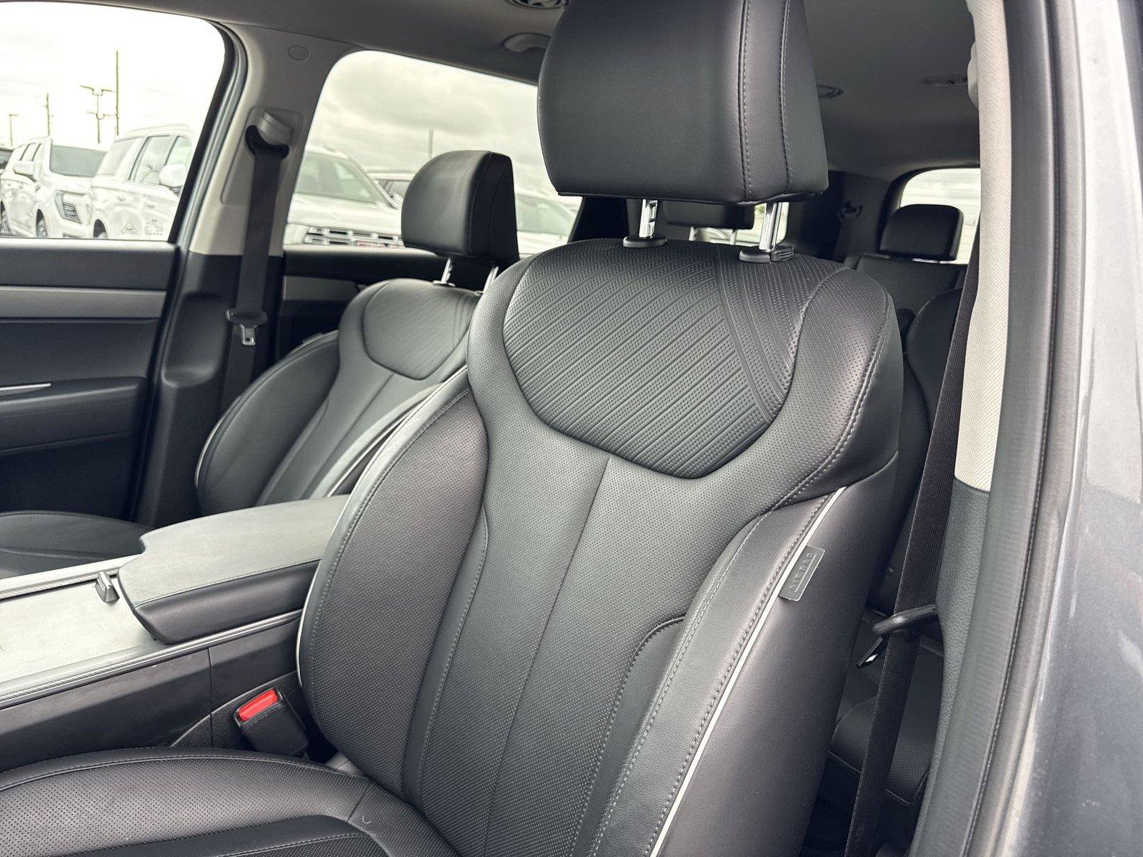 Used 2025 Hyundai Palisade SEL AWD/4WD image 18