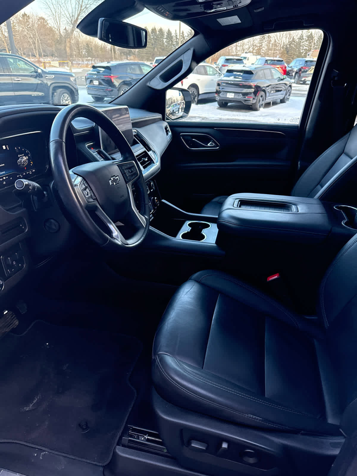 Used 2022 Chevrolet Tahoe Z71 w/ Z71 Off-Road Package image 4