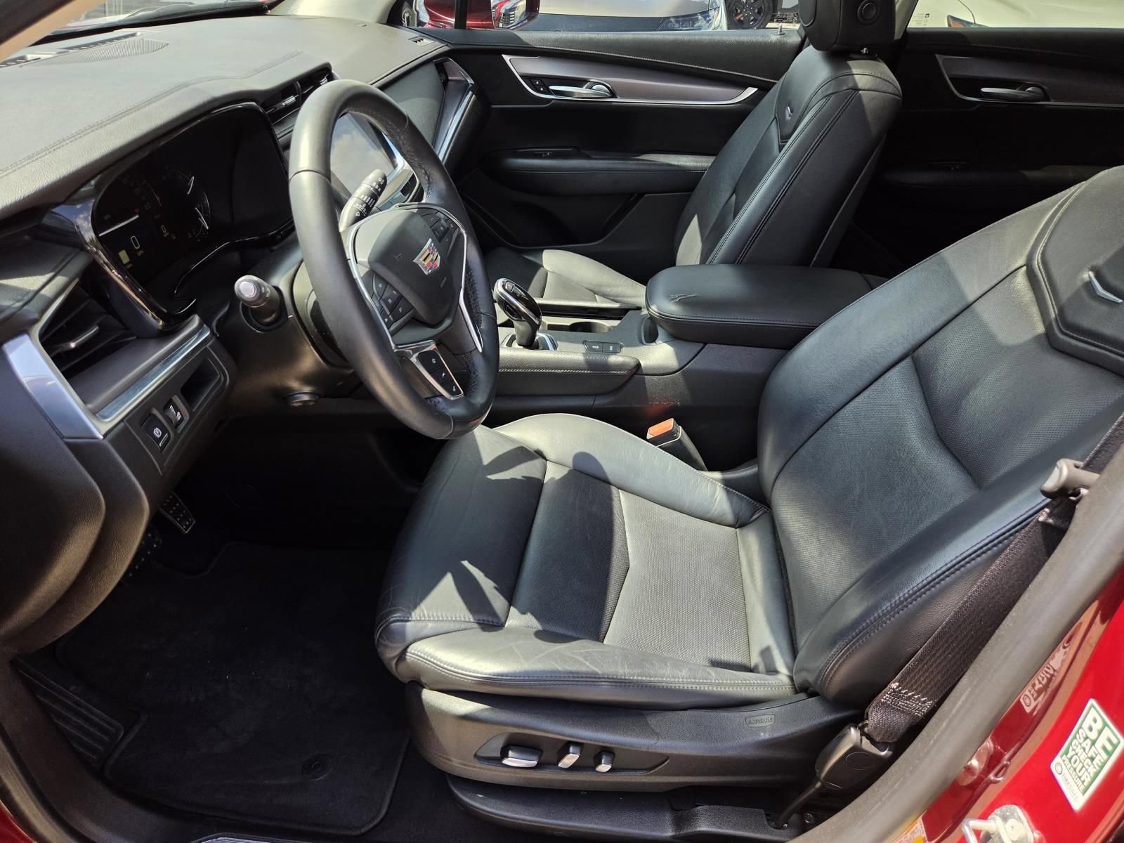 Used 2018 Cadillac XT5 Premium Luxury w/ Driver Assist Package FWD image 24