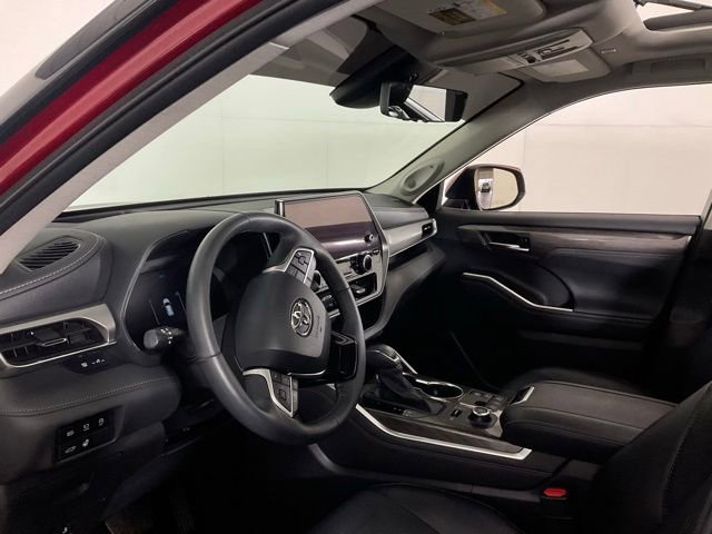 Used 2024 Toyota Highlander Platinum AWD/4WD image 22