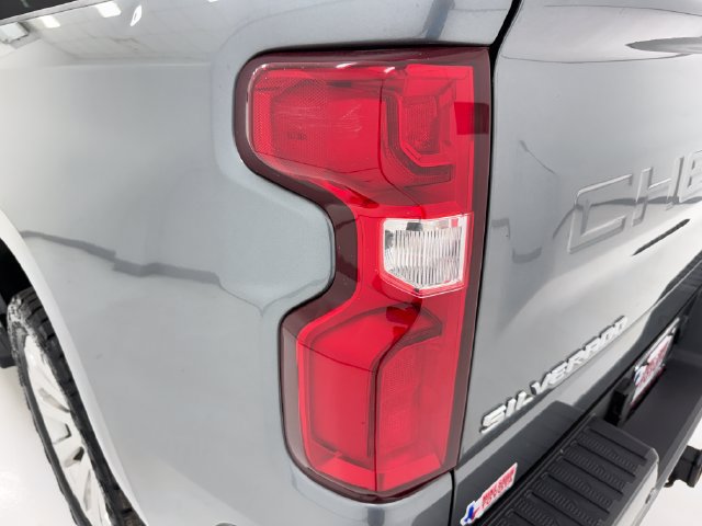 Used 2021 Chevrolet Silverado 1500 High Country w/ Technology Package AWD/4WD image 38