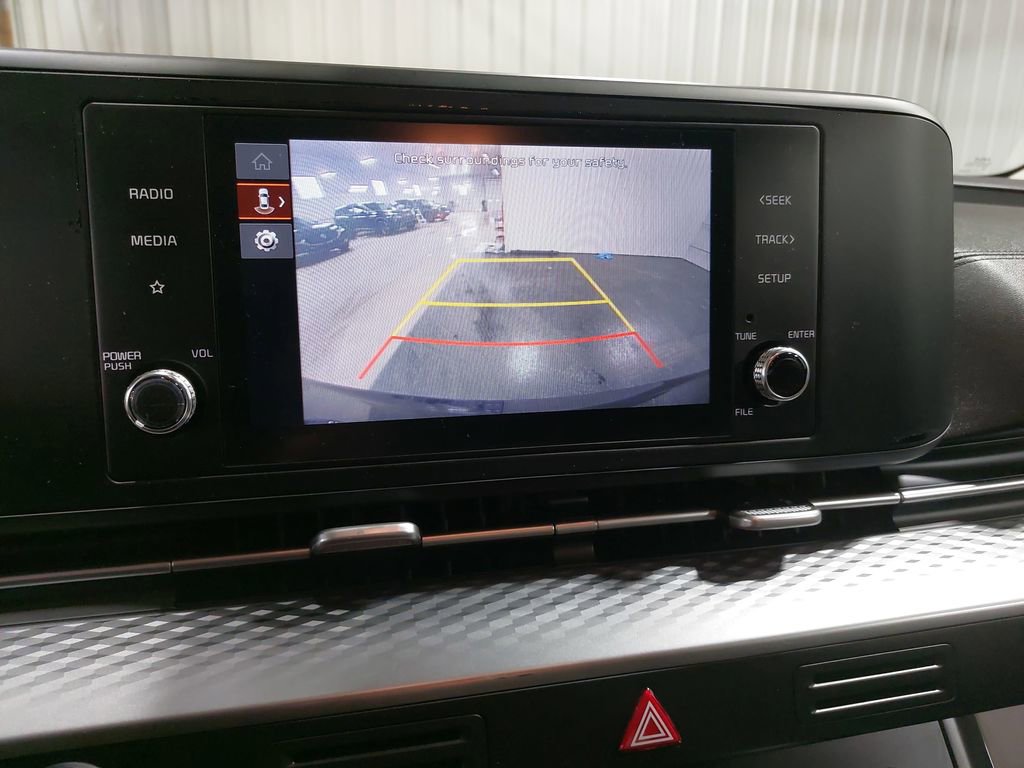 Used 2023 Kia Carnival LX image 24