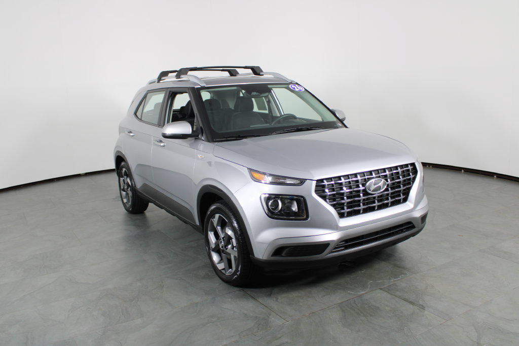 Certified 2026 Hyundai Venue SEL FWD image 13