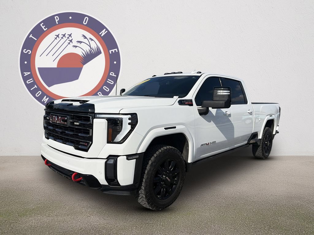 Used 2024 GMC Sierra 3500 AT4 w/ AT4 Preferred Package AWD/4WD image 2