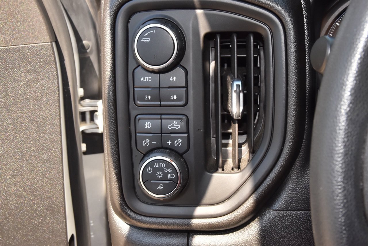 Used 2021 Chevrolet Silverado 1500 Custom Trail Boss AWD/4WD image 28
