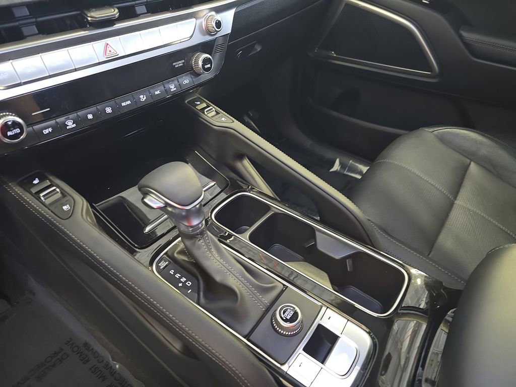 Used 2024 Kia Telluride EX w/ EX Captain's Chair Package image 26