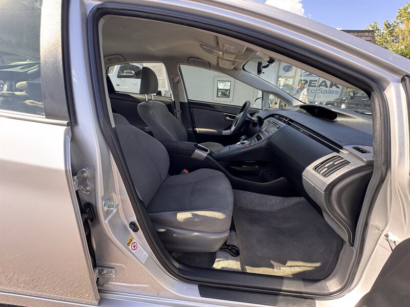 Used 2014 Toyota Prius Three FWD image 28