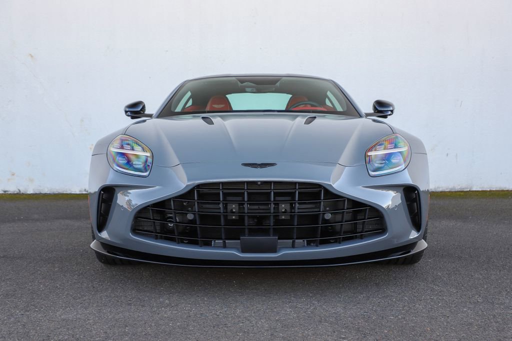 Used 2025 Aston Martin V8 Vantage Coupe image 57