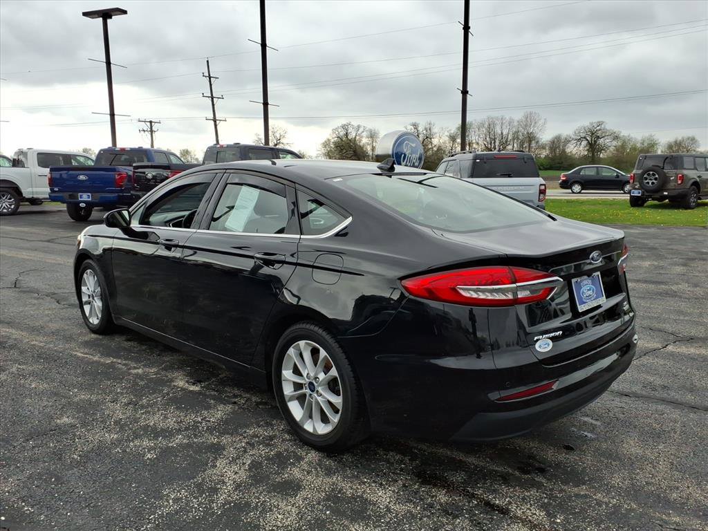 Used 2019 Ford Fusion SE image 5