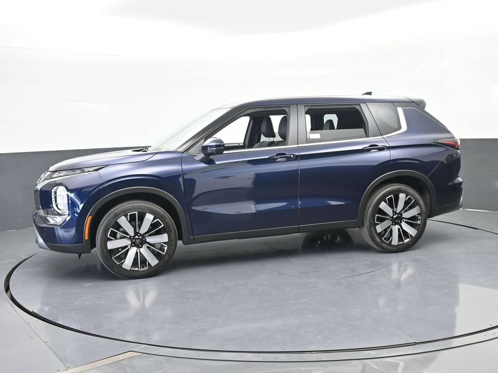 New 2026 Mitsubishi Outlander SE FWD image 2