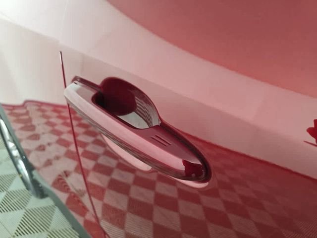 Used 2022 Toyota RAV4 XLE w/ Convenience Package image 7