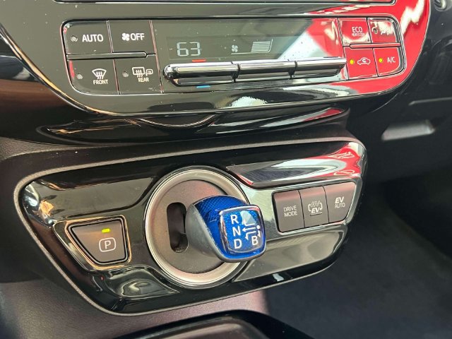Used 2021 Toyota Prius Prime LE FWD image 30