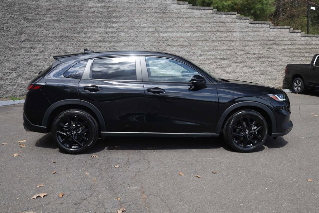 Used 2025 Honda HR-V Sport image 4