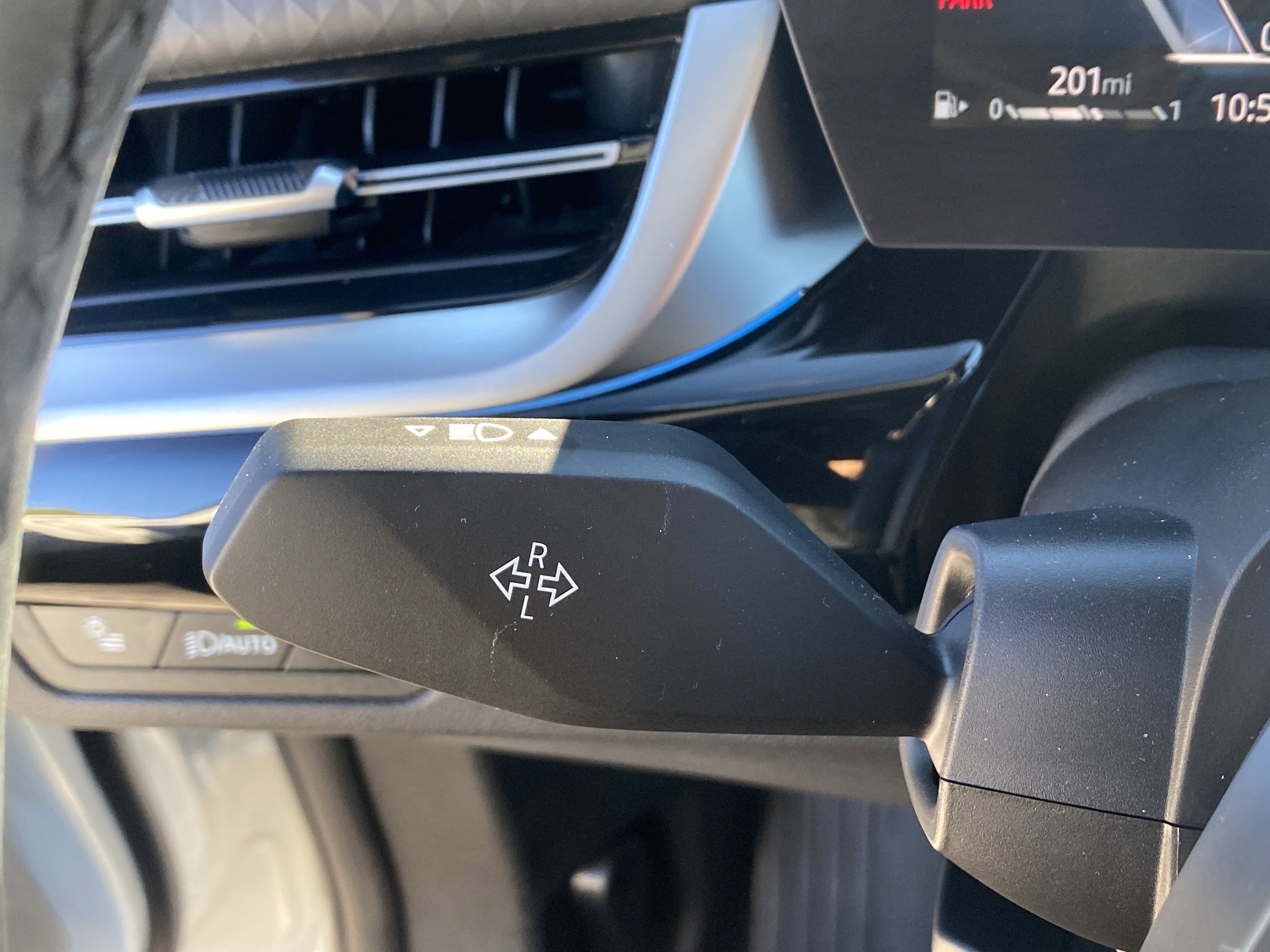 Used 2026 BMW X2 xDrive28i w/ Technology Package image 35