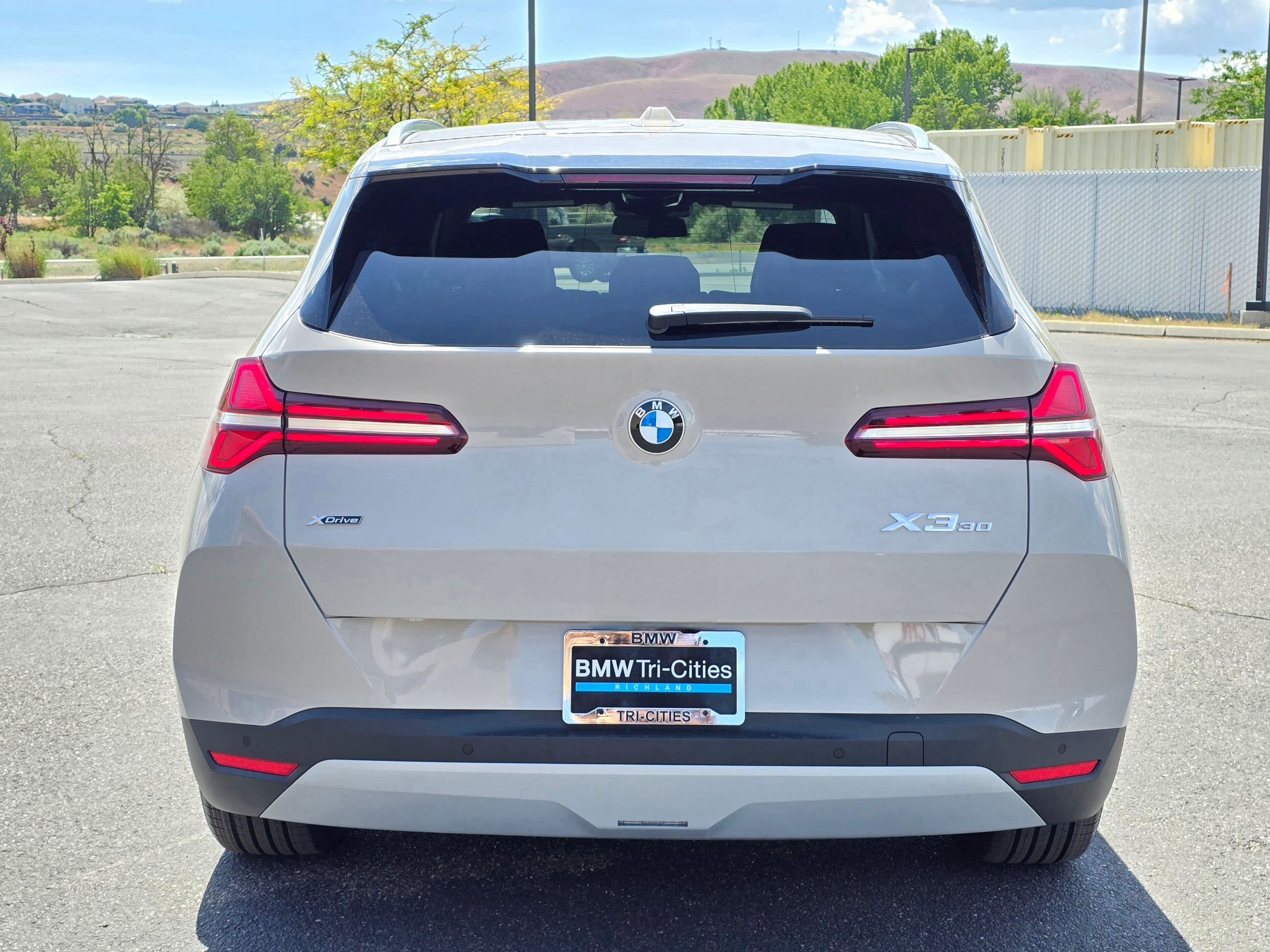New 2026 BMW X3 xDrive30 w/ Premium Package AWD/4WD image 5