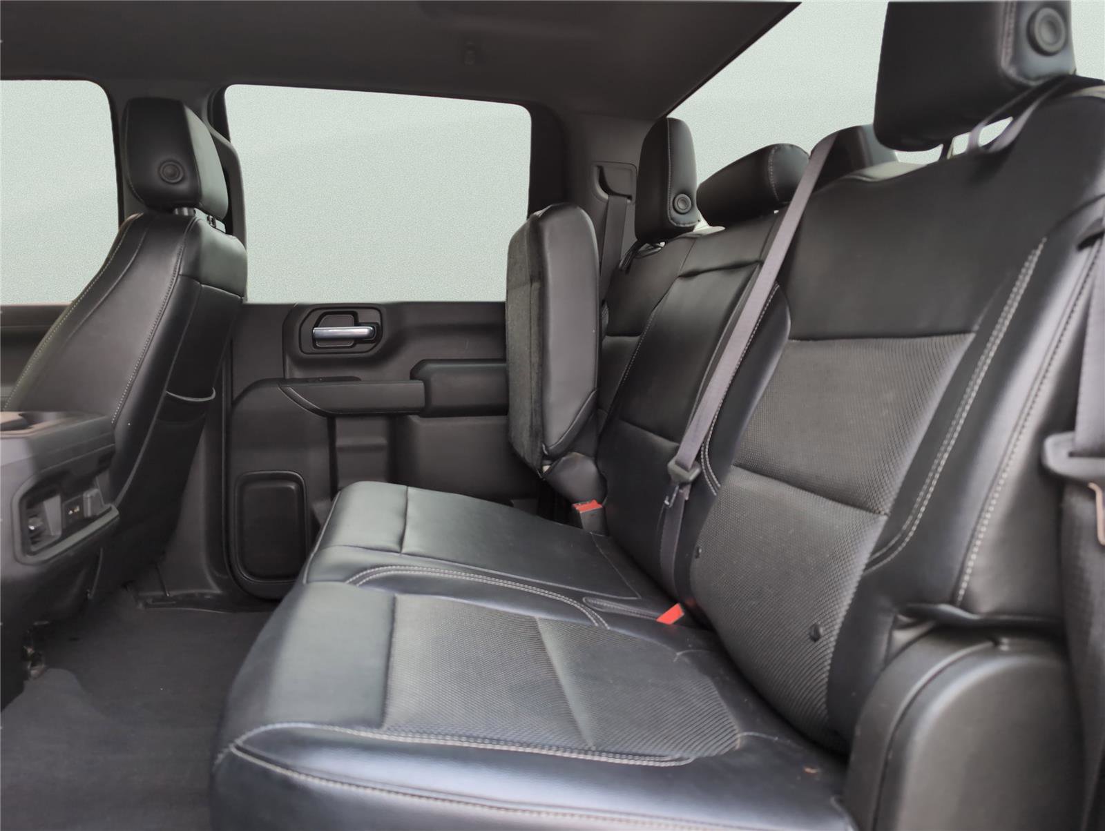 Used 2021 Chevrolet Silverado 2500 LT w/ Midnight Edition image 27