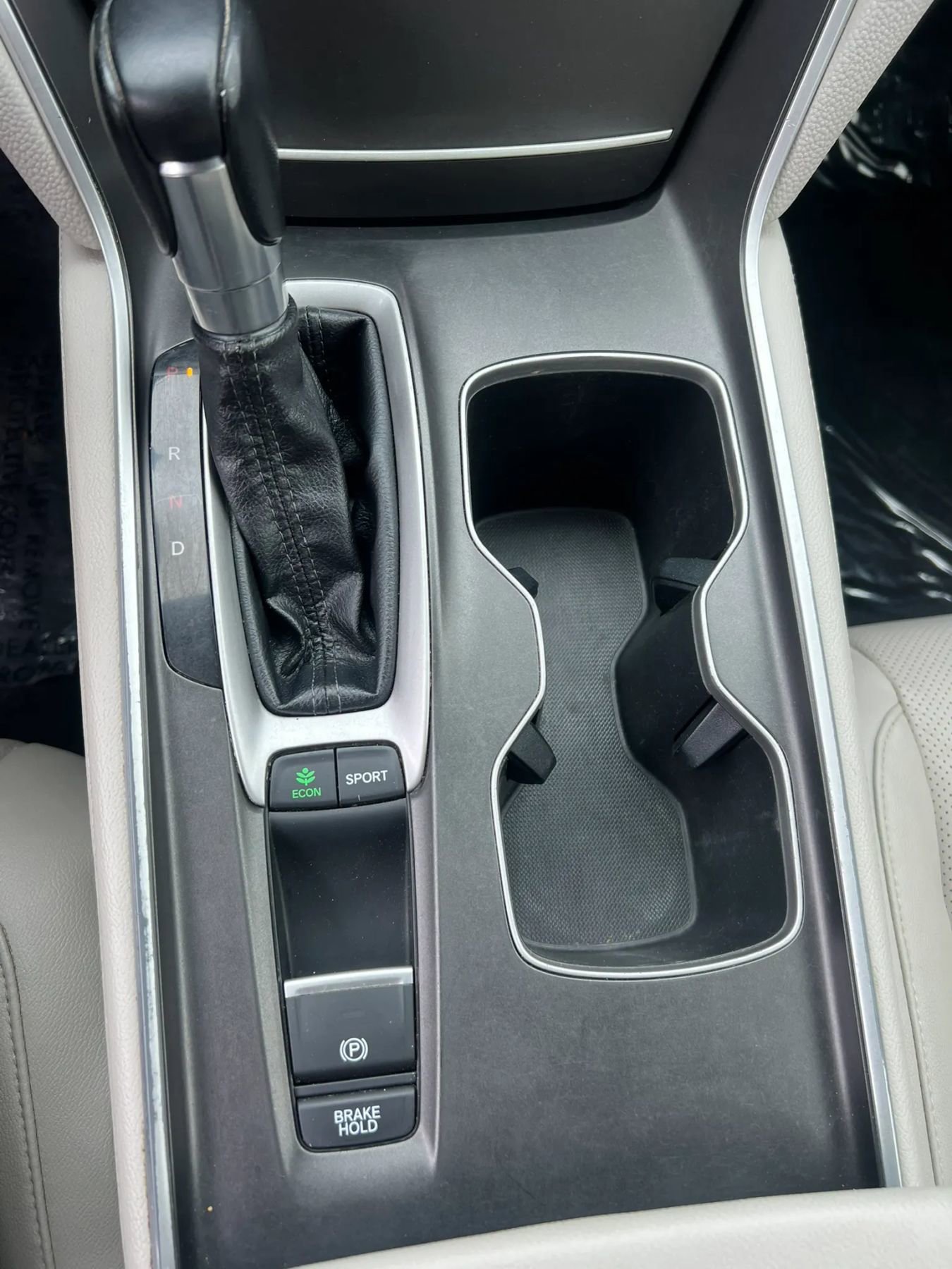 Used 2018 Honda Accord Touring image 19