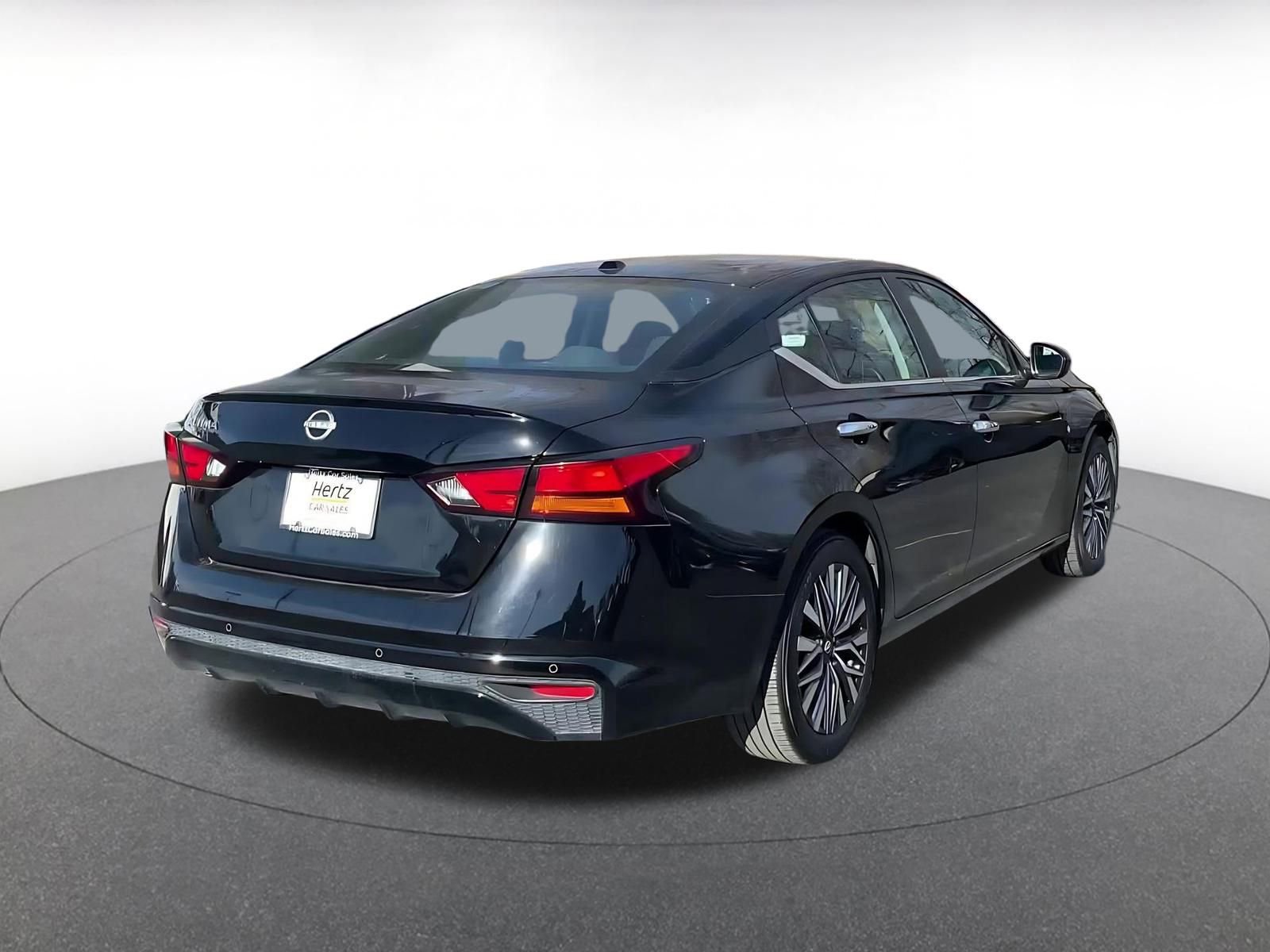 Used 2025 Nissan Altima 2.5 SV image 14