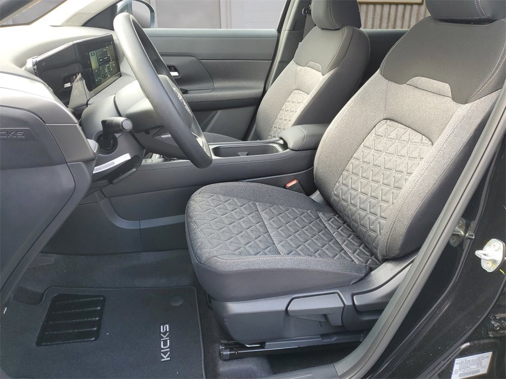 Used 2025 Nissan Kicks SV image 16