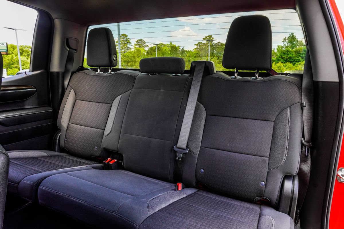 Used 2023 Chevrolet Silverado 1500 LT AWD/4WD image 36