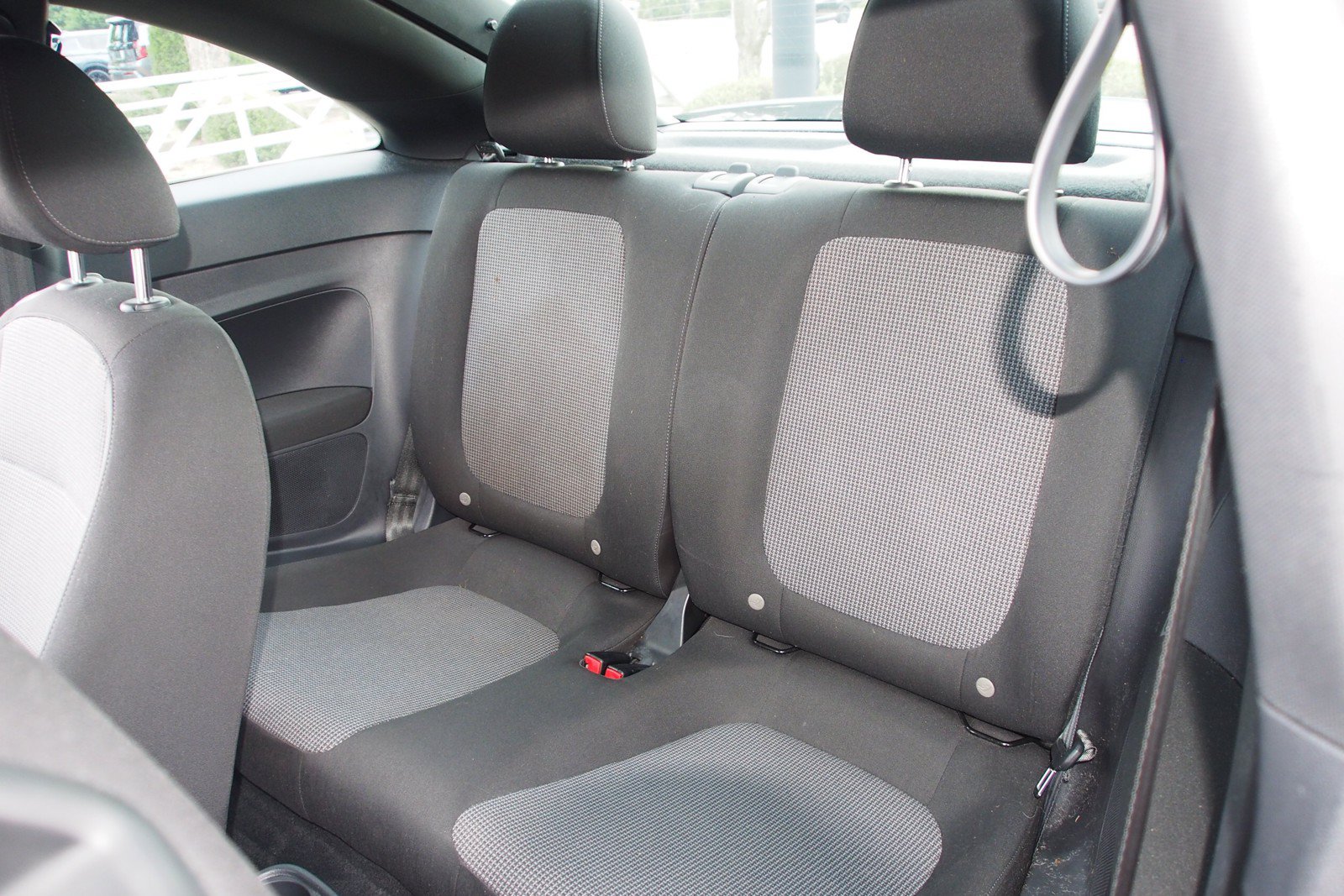 Used 2018 Volkswagen Beetle 2.0T S FWD image 18
