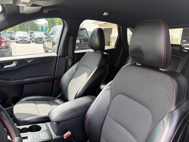 Used 2023 Ford Escape ST-Line Select AWD/4WD image 23
