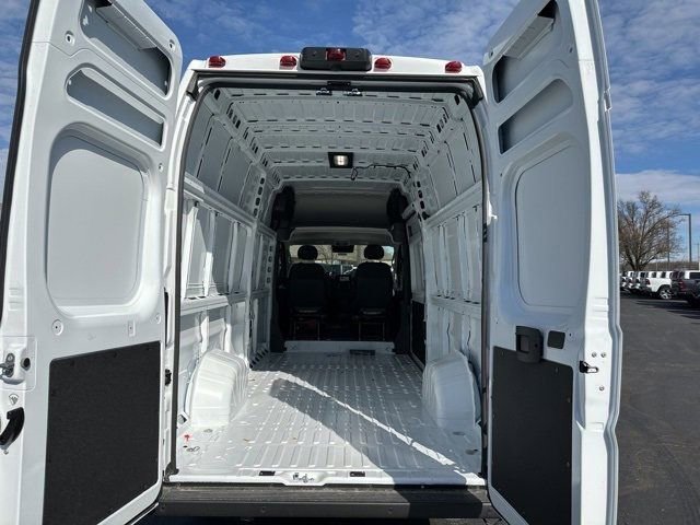 New 2024 RAM ProMaster 3500 w/ Quick Order Package 22G SLT image 23