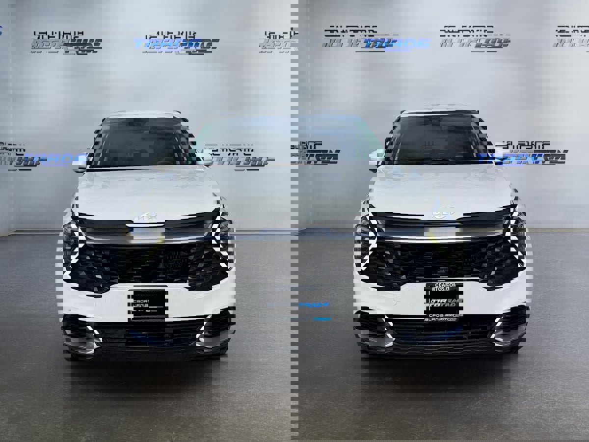 Used 2024 Kia Sportage LX image 2