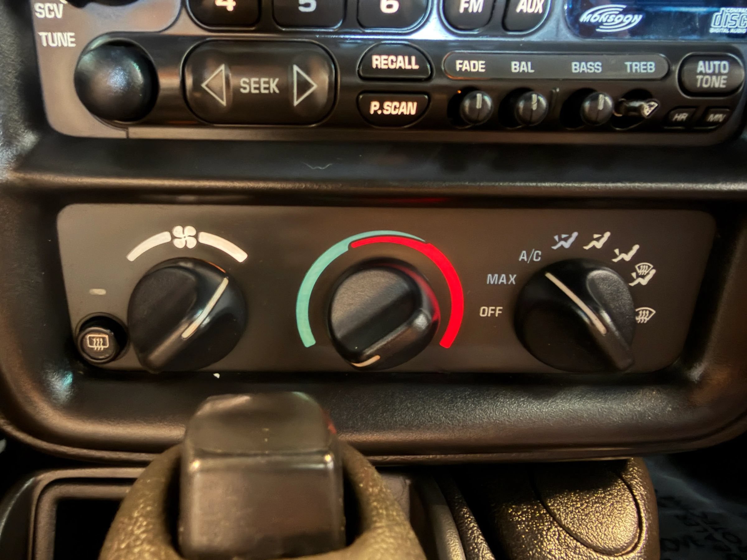 Used 2001 Chevrolet Camaro LT w/ Preferred Equipment Group 1 RWD image 16