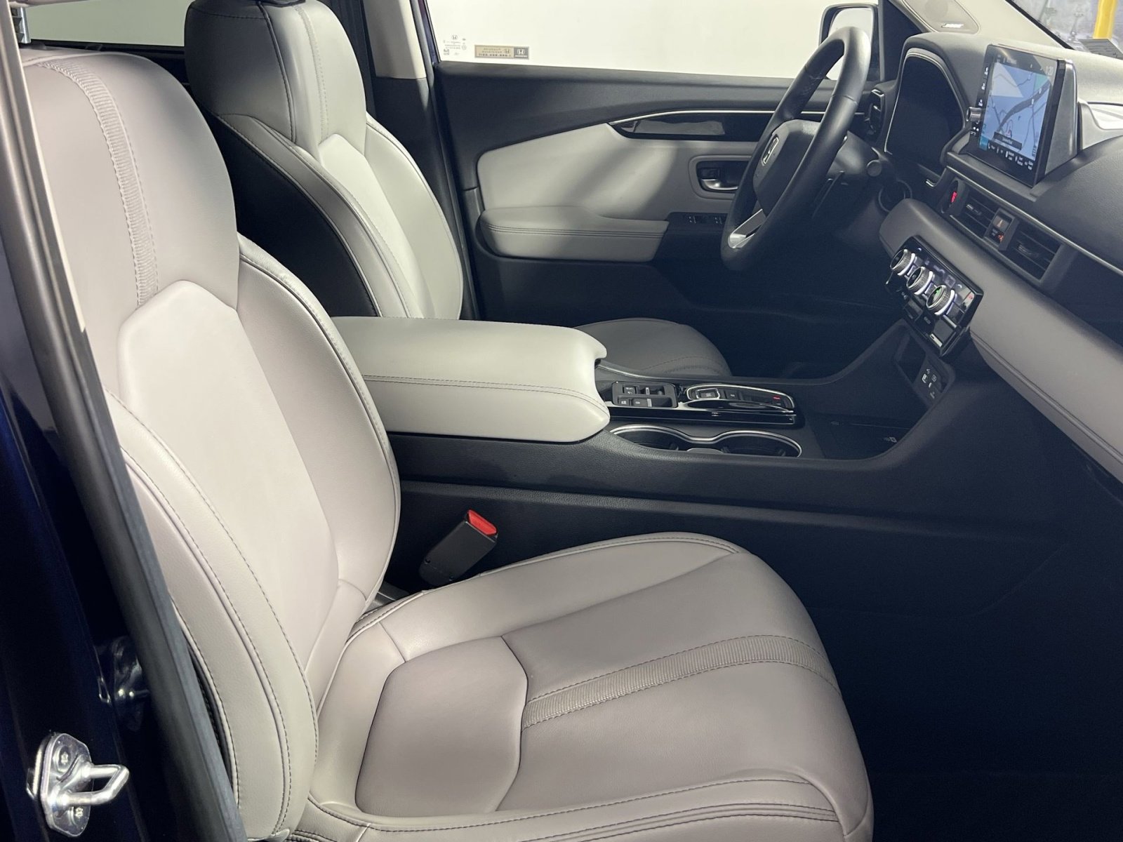 Used 2025 Honda Pilot Touring image 30