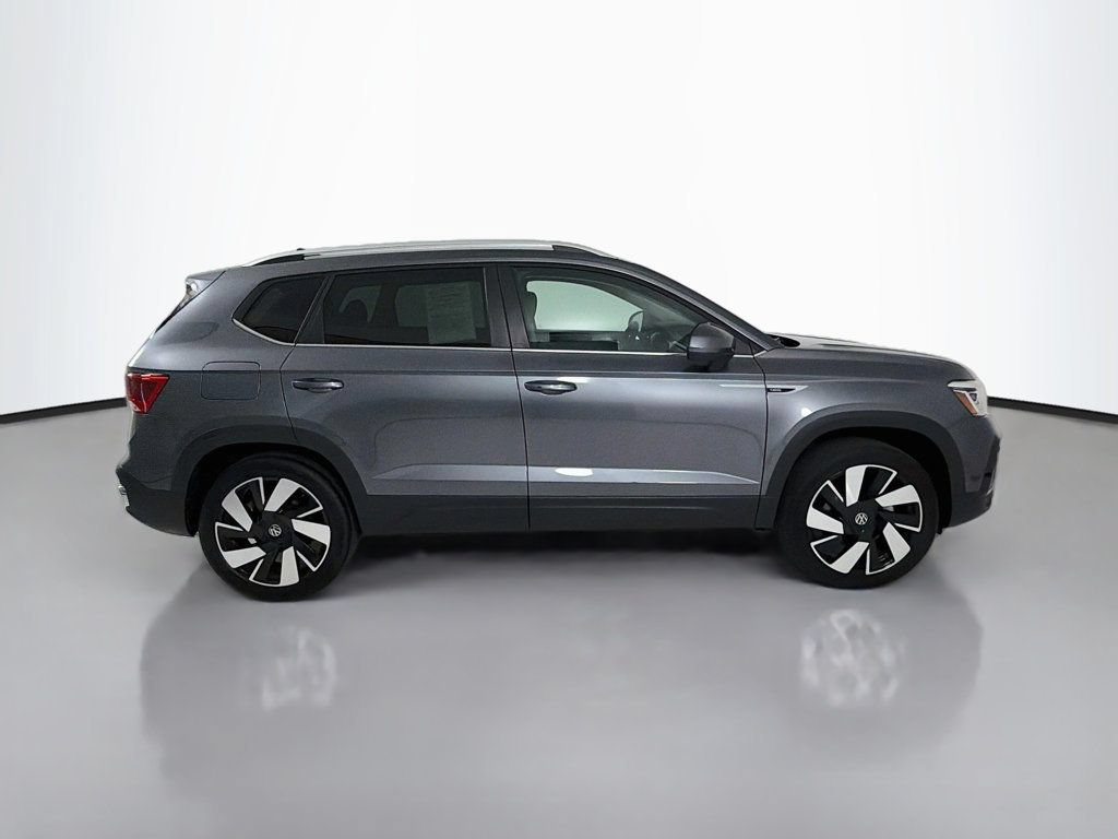 Used 2024 Volkswagen Taos SEL AWD/4WD image 8